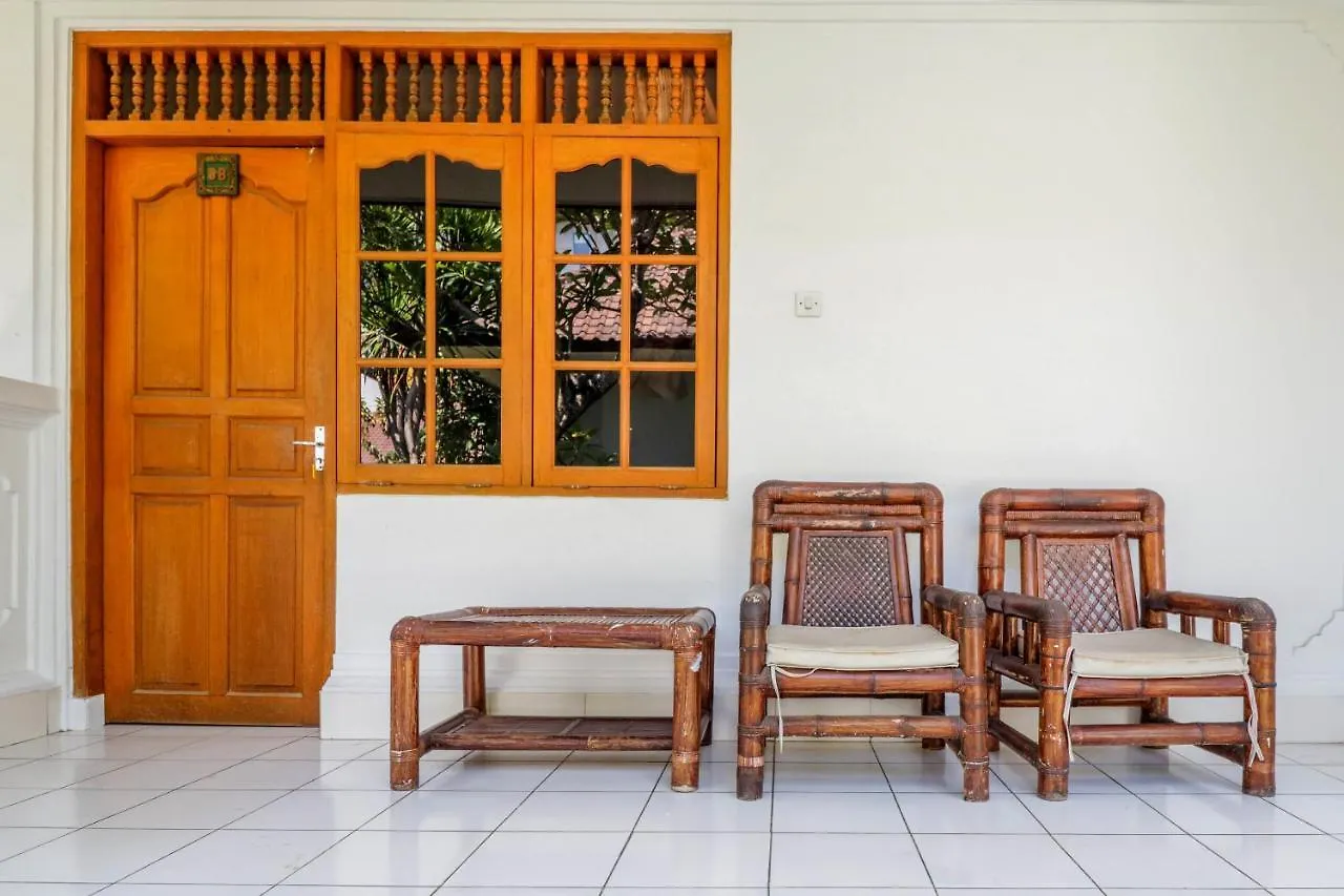 Hotel Vaccinated Staff - Oyo 1741 Komala Indah Cottages