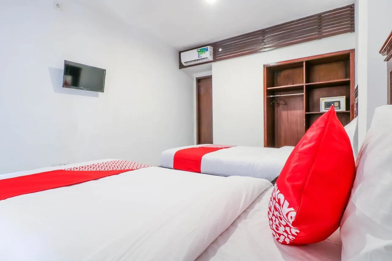 Hotel Vaccinated Staff - Oyo 1741 Komala Indah Cottages